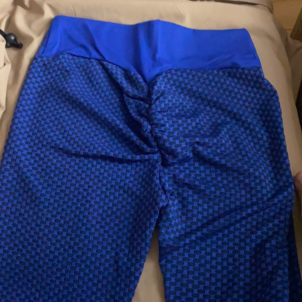 “Tiktok booty leggings”